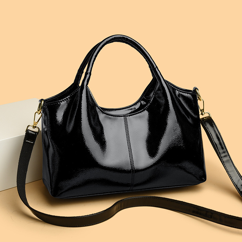 Sac de banlieue tendance en cuir brillant