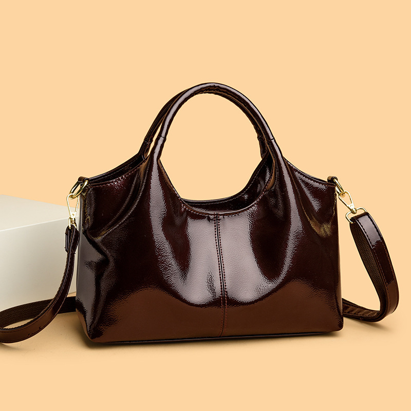 Sac de banlieue tendance en cuir brillant