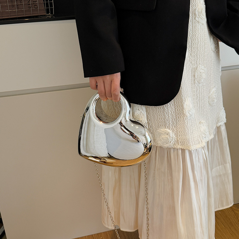 Sac de soirée polyvalent en forme de coeur