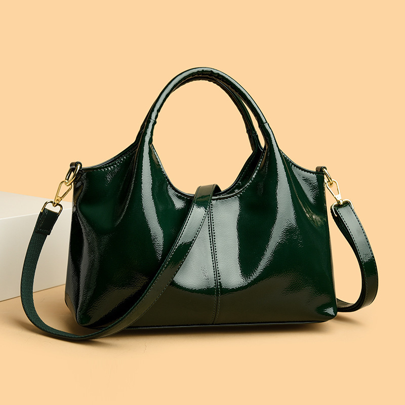 Sac de banlieue tendance en cuir brillant