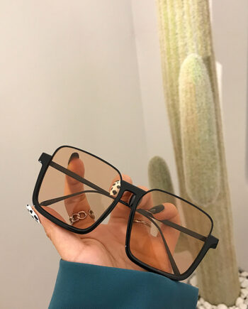 Lunettes de soleil carré et rétro