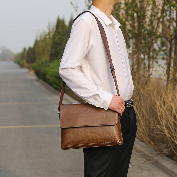 Sac à bandoulière asymétrique « Business Casual »