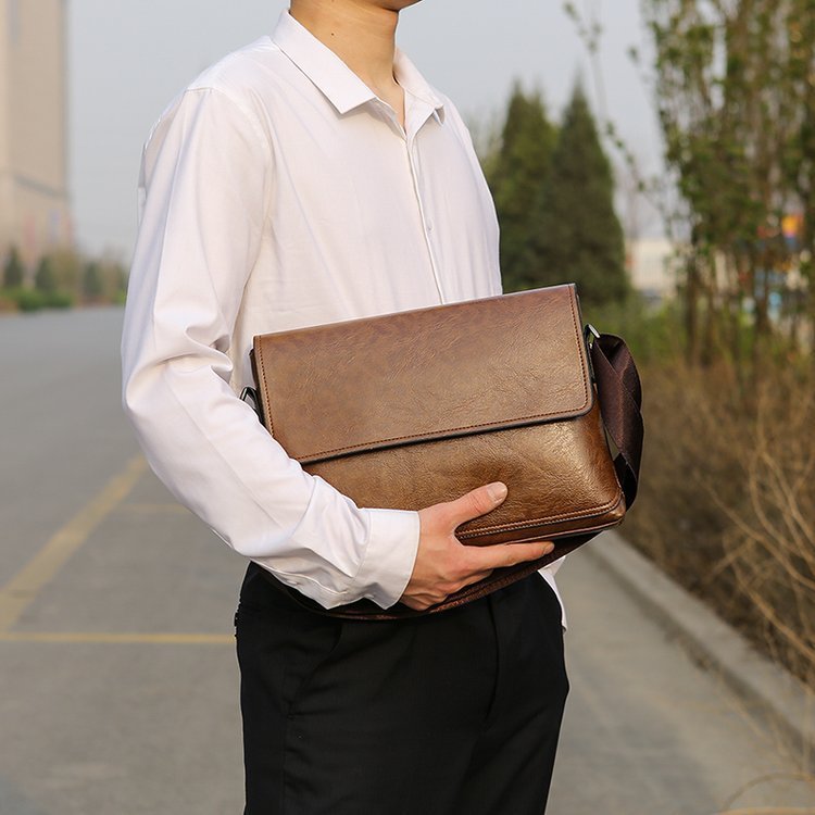 Sac à bandoulière asymétrique « Business Casual »